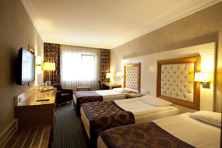 Tugcu Hotel Select