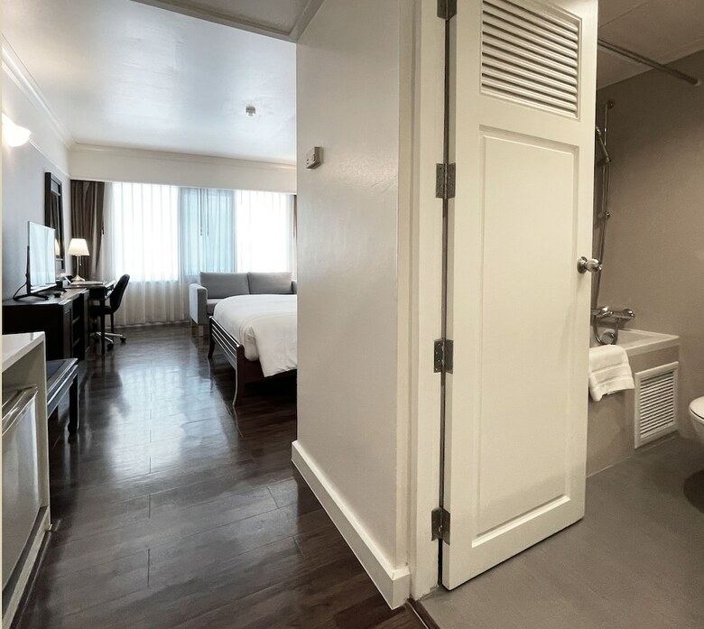 Hotel The Swiss Lodge