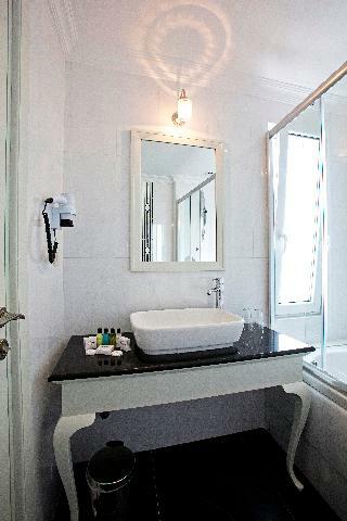 Hotel Aren Suites