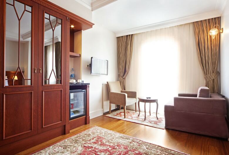 Hotel Aren Suites