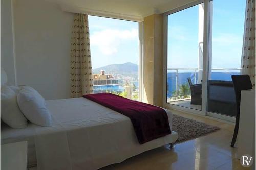 Kalkan Villa Sleeps 10 Pool Air Con Wifi