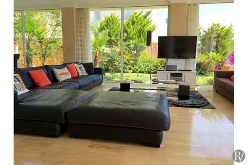 Kalkan Villa Sleeps 10 Pool Air Con Wifi