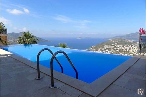 Kalkan Villa Sleeps 10 Pool Air Con Wifi