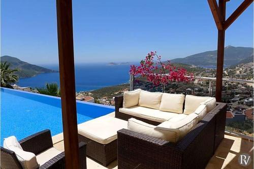 Kalkan Villa Sleeps 10 Pool Air Con Wifi