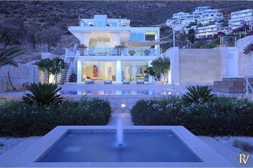 Kalkan Villa Sleeps 8 Pool Air Con Wifi