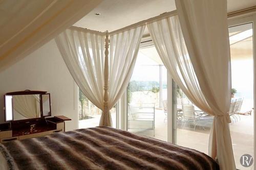 Kalkan Villa Sleeps 8 Pool Air Con Wifi