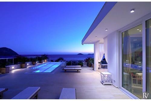 Kalkan Villa Sleeps 8 Pool Air Con Wifi