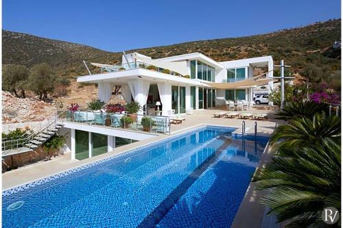 Kalkan Villa Sleeps 8 Pool Air Con Wifi