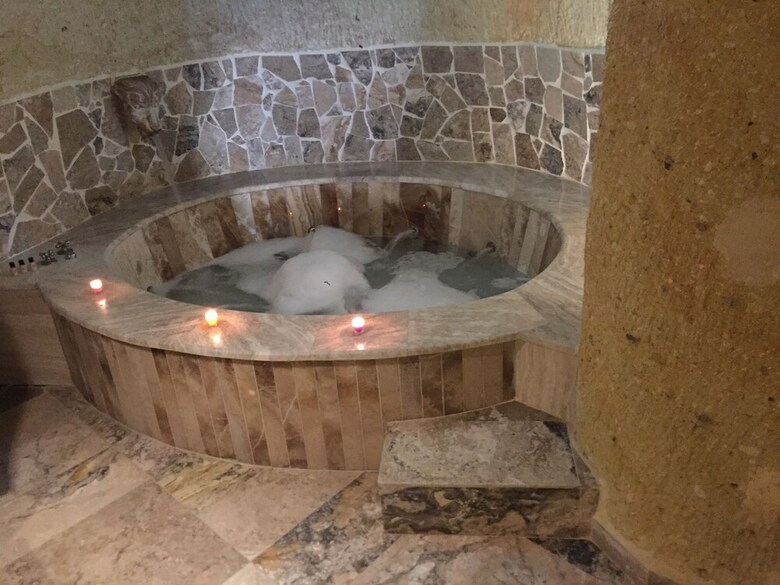 Hotel Oread Cave Suites