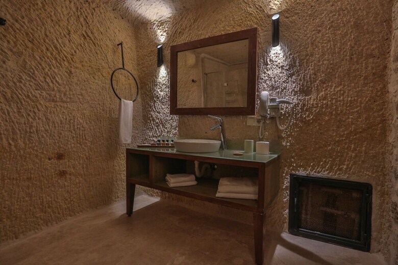 Hotel Acropolis Cave Suite