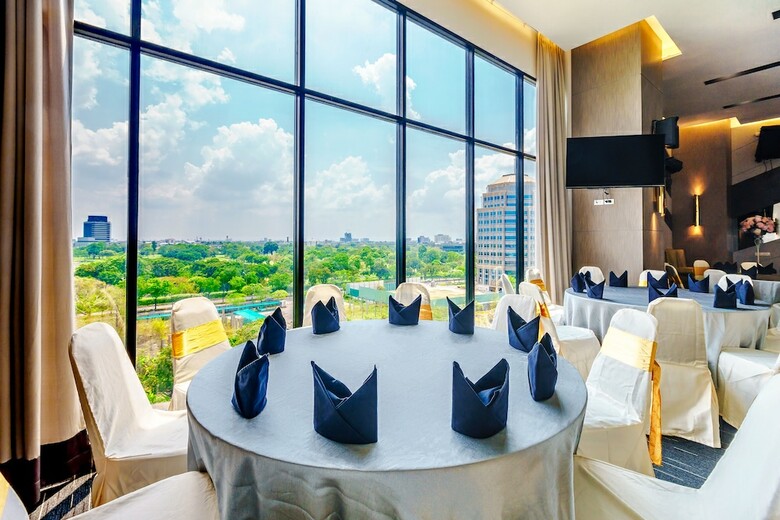 Hotel The Riche Boutique
