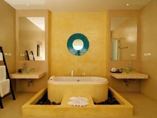 Hotel Grand Bleu Ocean View Pool Suite