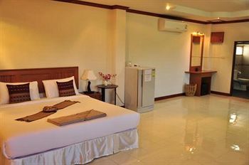 Hotel Baan Chayna Lounge Resort