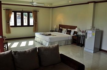 Hotel Baan Chayna Lounge Resort