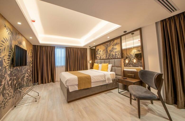 Hotel Almond Business Suites