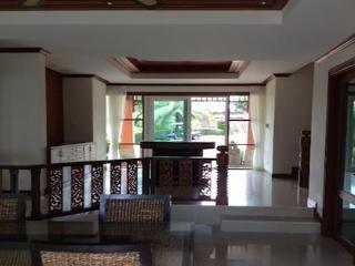 Hotel The Chalet Phuket Resort