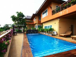 Hotel The Chalet Phuket Resort