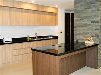 Aparthotel Baan Karon View Apartment