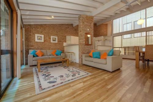 Villa Bay Parklands, Townhouse 15, 2 Gowrie Avenue