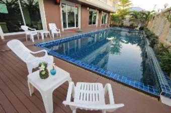 Convenient Grand Hotel Suvarnabhumi