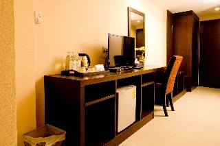 Hotel Sinsuvarn Airport Suite