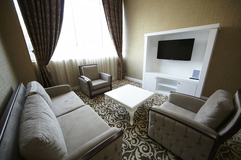 Divan Express Baku Hotel