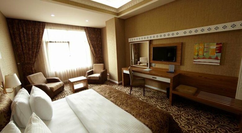 Divan Express Baku Hotel