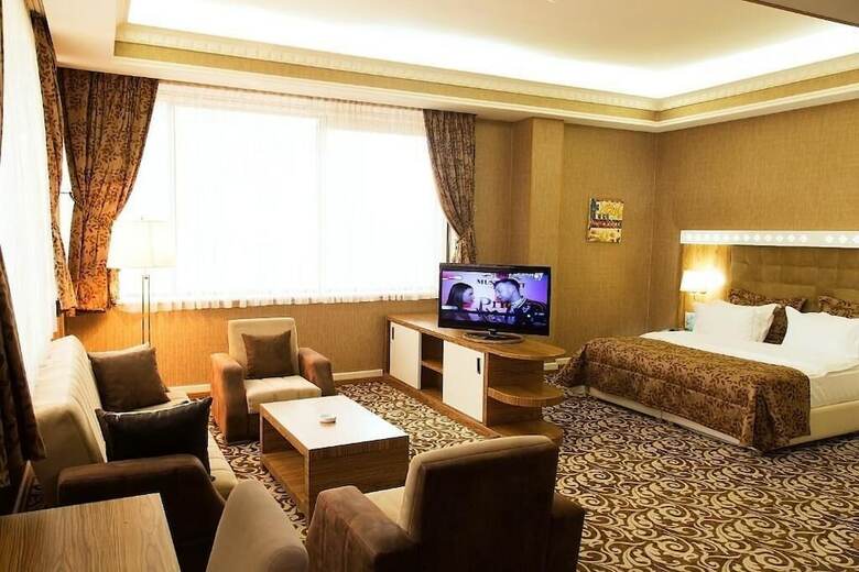 Divan Express Baku Hotel