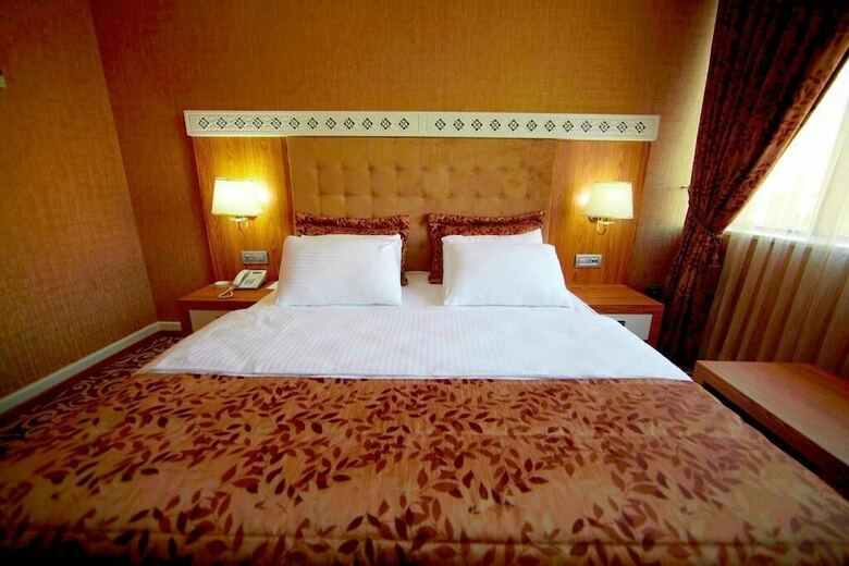 Divan Express Baku Hotel