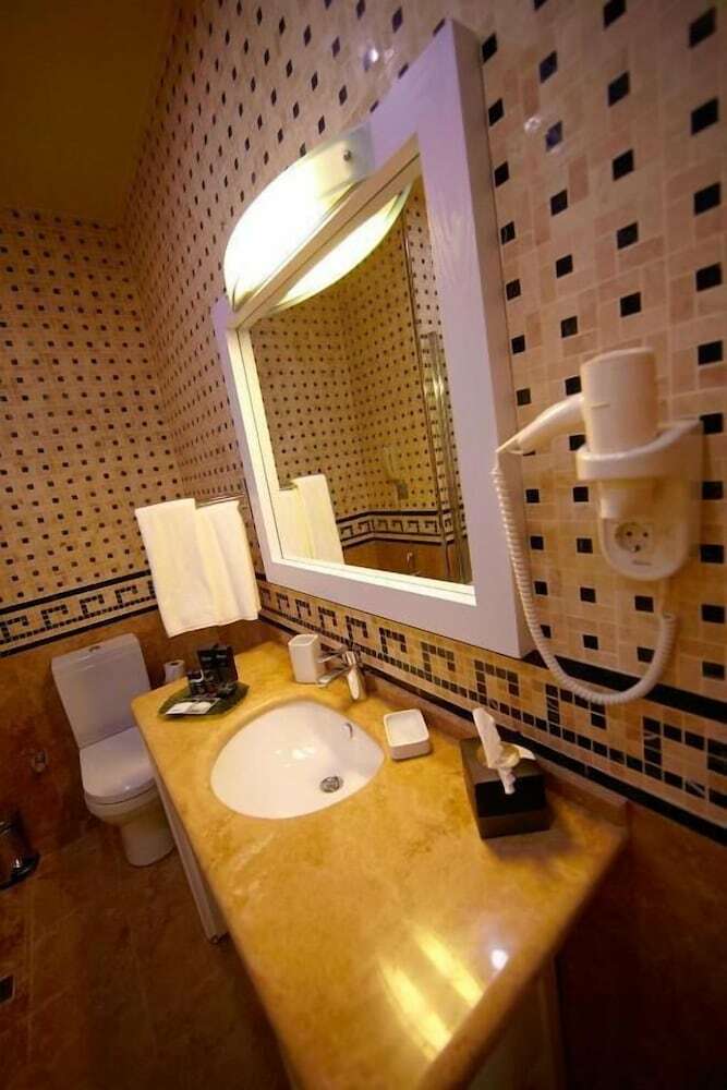 Divan Express Baku Hotel
