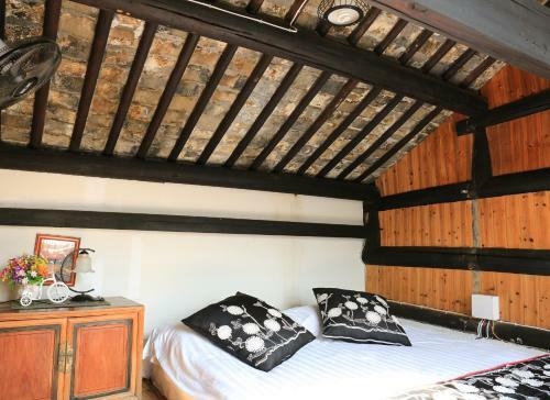 Canal Town Girl's Home