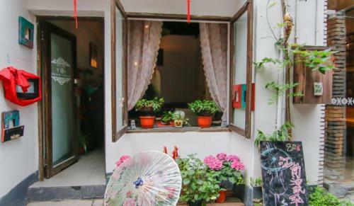 Canal Town Girl's Home