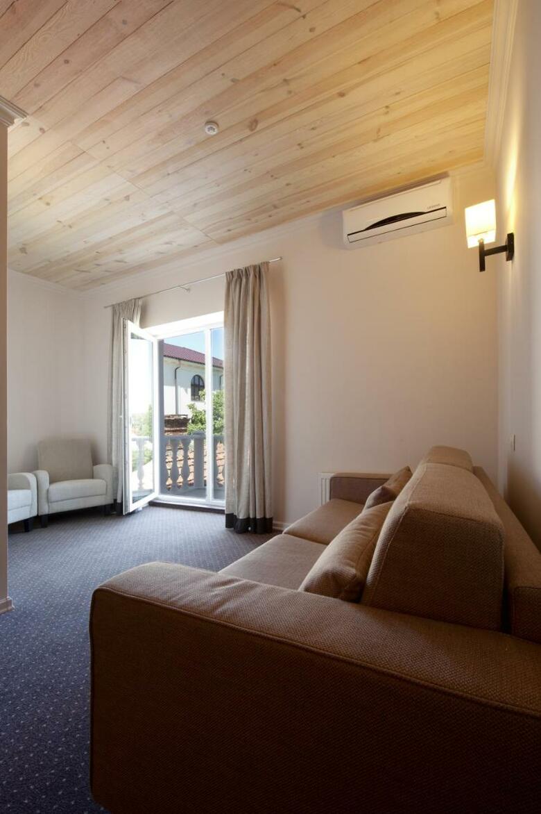 Geneva Resort Hotel