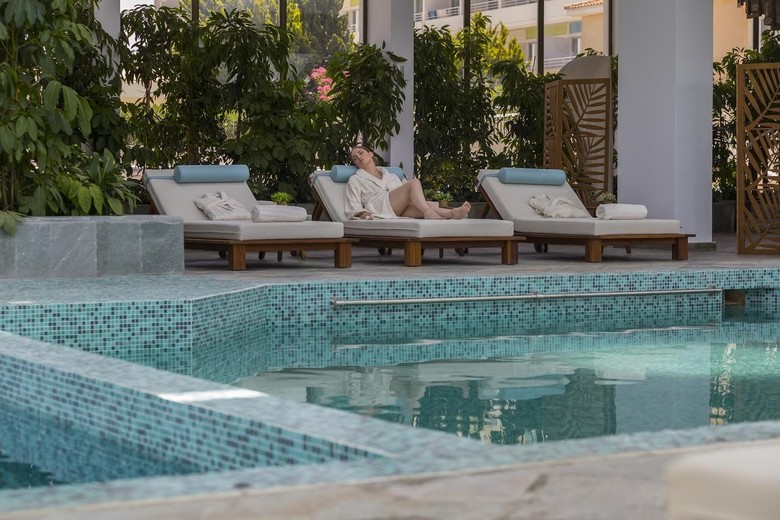 Leonardo Plaza Cypria Maris Beach Hotel & Spa