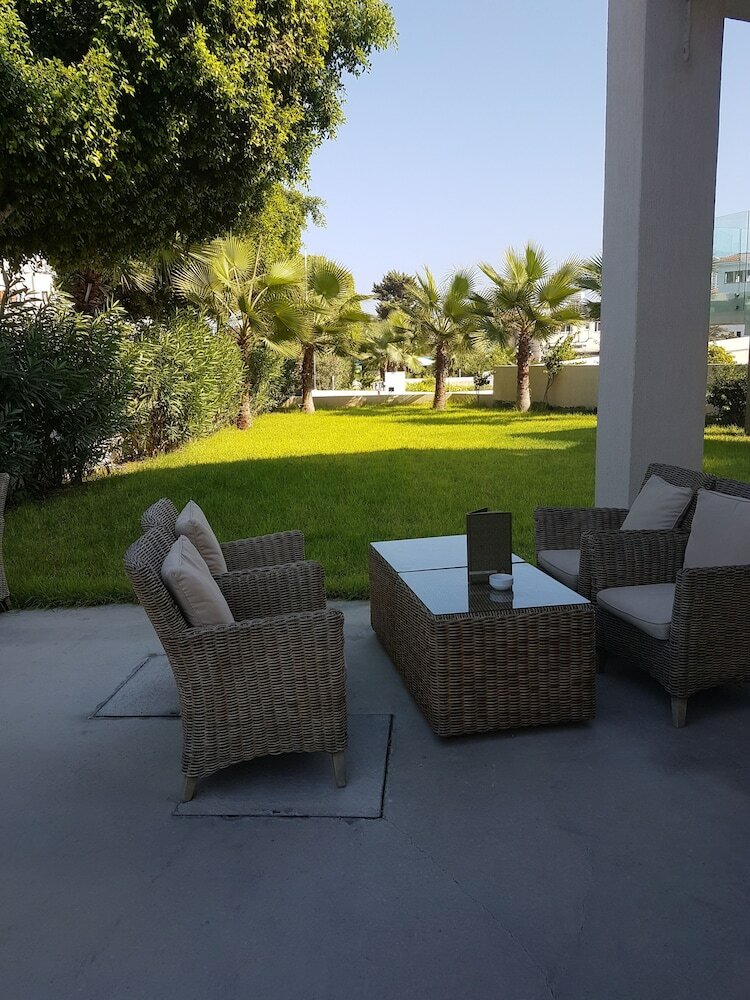 Amphora Hotel & Suites
