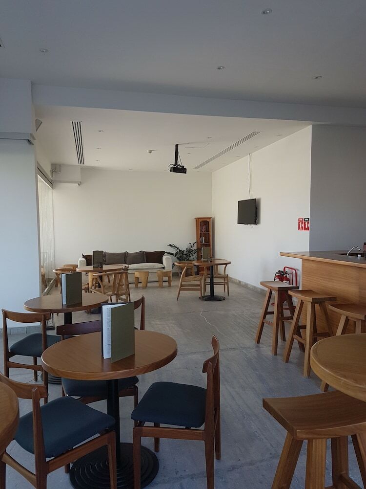 Amphora Hotel & Suites