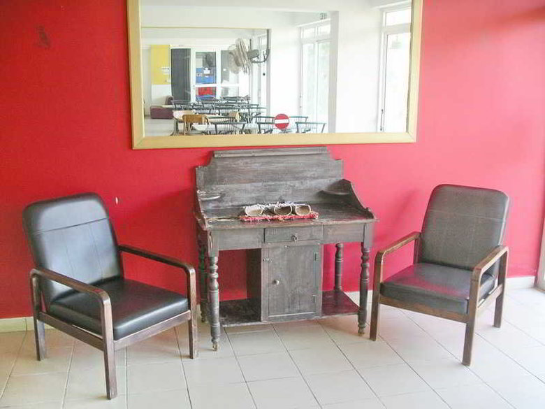 Renos Hotel Apts