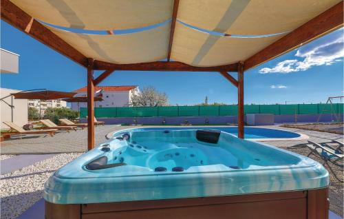 Three-bedroom Holiday Home In Kastel Stafilic