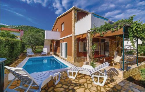 Two-bedroom Holiday Home In Kastel Novi