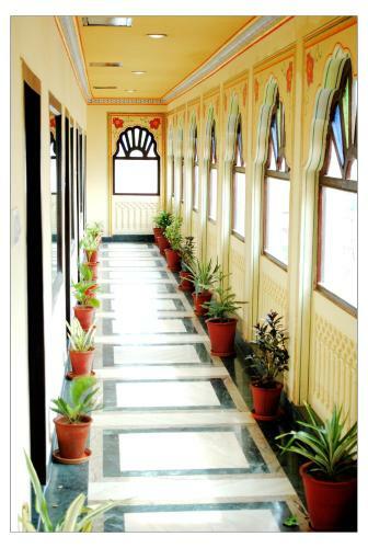 Hotel Fort Chandragupt Jaipur