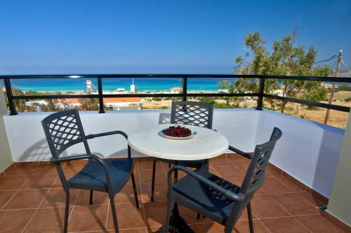 Nikos Apartments