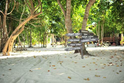 Hotel Pom Pom Island Resort