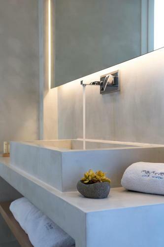 Hostal May Seven Suites - Adults Only
