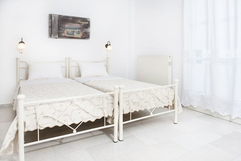 Fragias Studios & Apartments