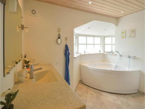 Two-bedroom Holiday Home In Vaggerlose