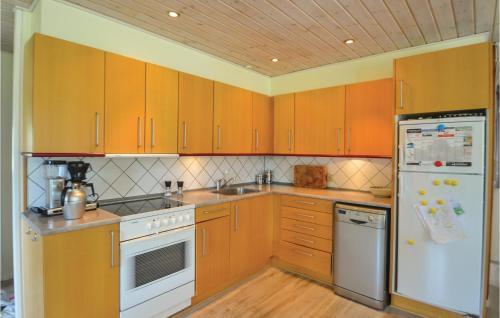 Three-bedroom Holiday Home In Vaggerlose