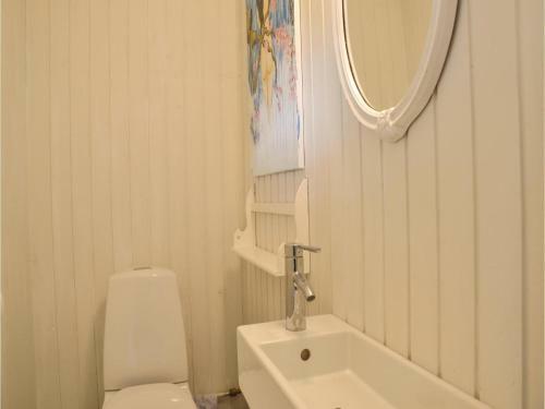 Three-bedroom Holiday Home In Gilleleje