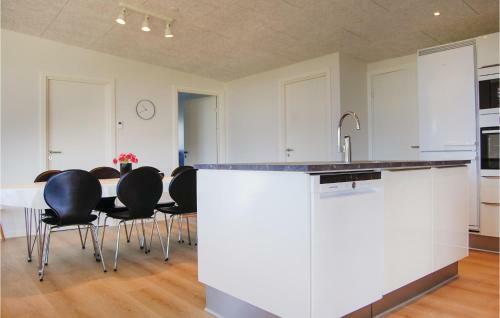 Four-bedroom Holiday Home In Haderslev