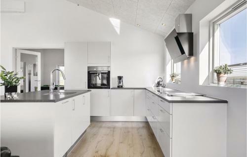 Four-bedroom Holiday Home In Haderslev