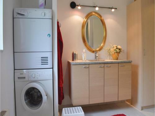 Three-bedroom Holiday Home In Hals